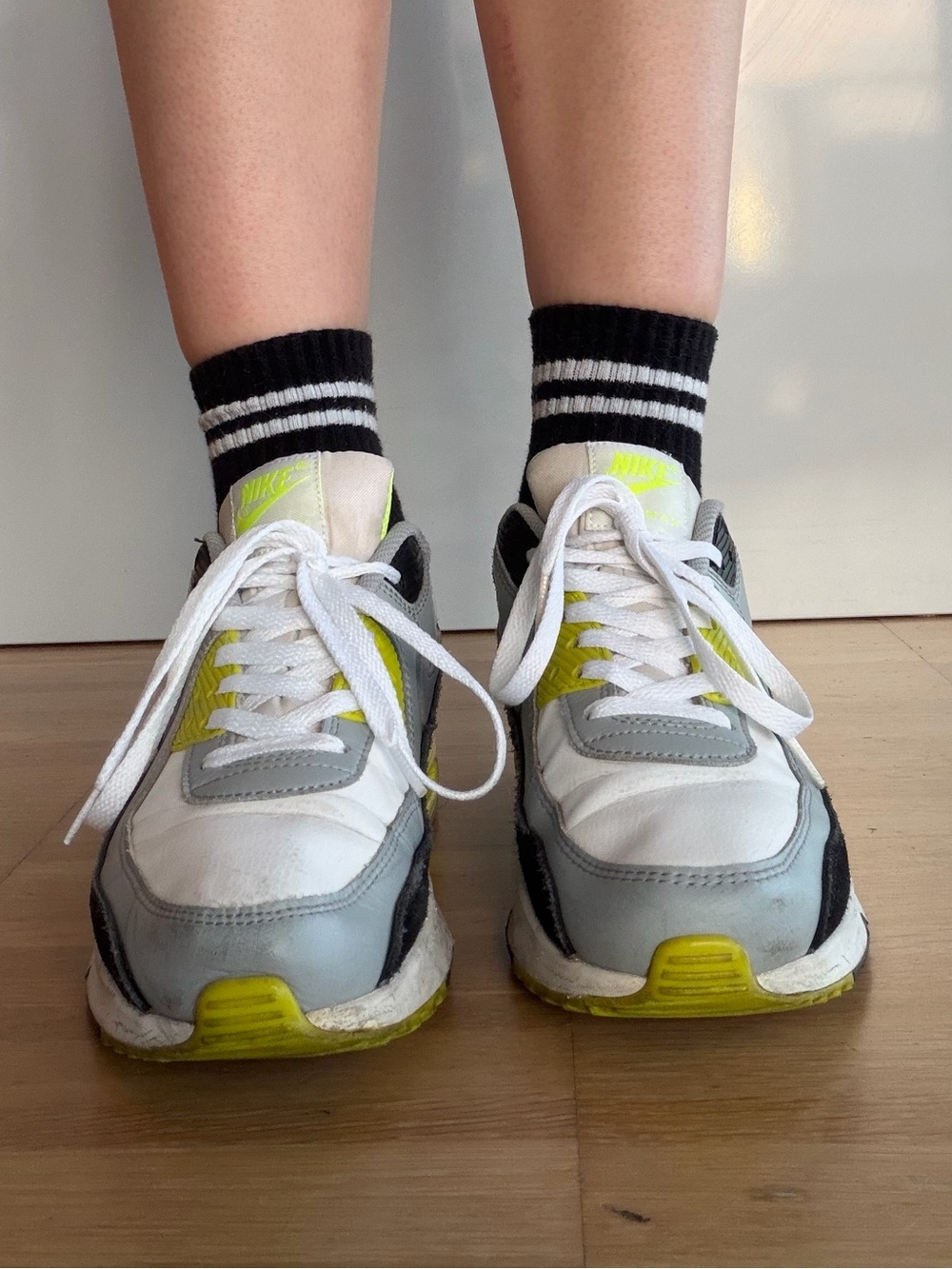 Nike Air Max 90 White/Grey/Black Neon Yellow Sneakers – Women’s 8